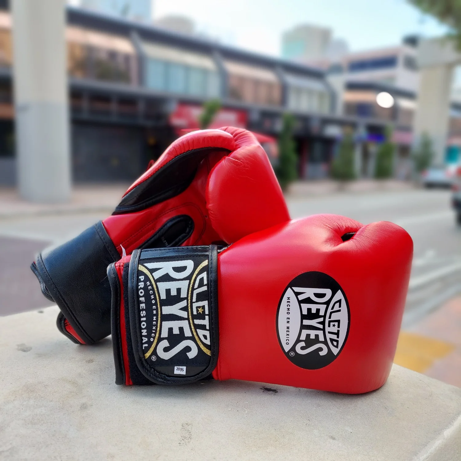 CLETO REYES GLOVES XPAD HOOK AND LOOP RED/BLACK - Image 2