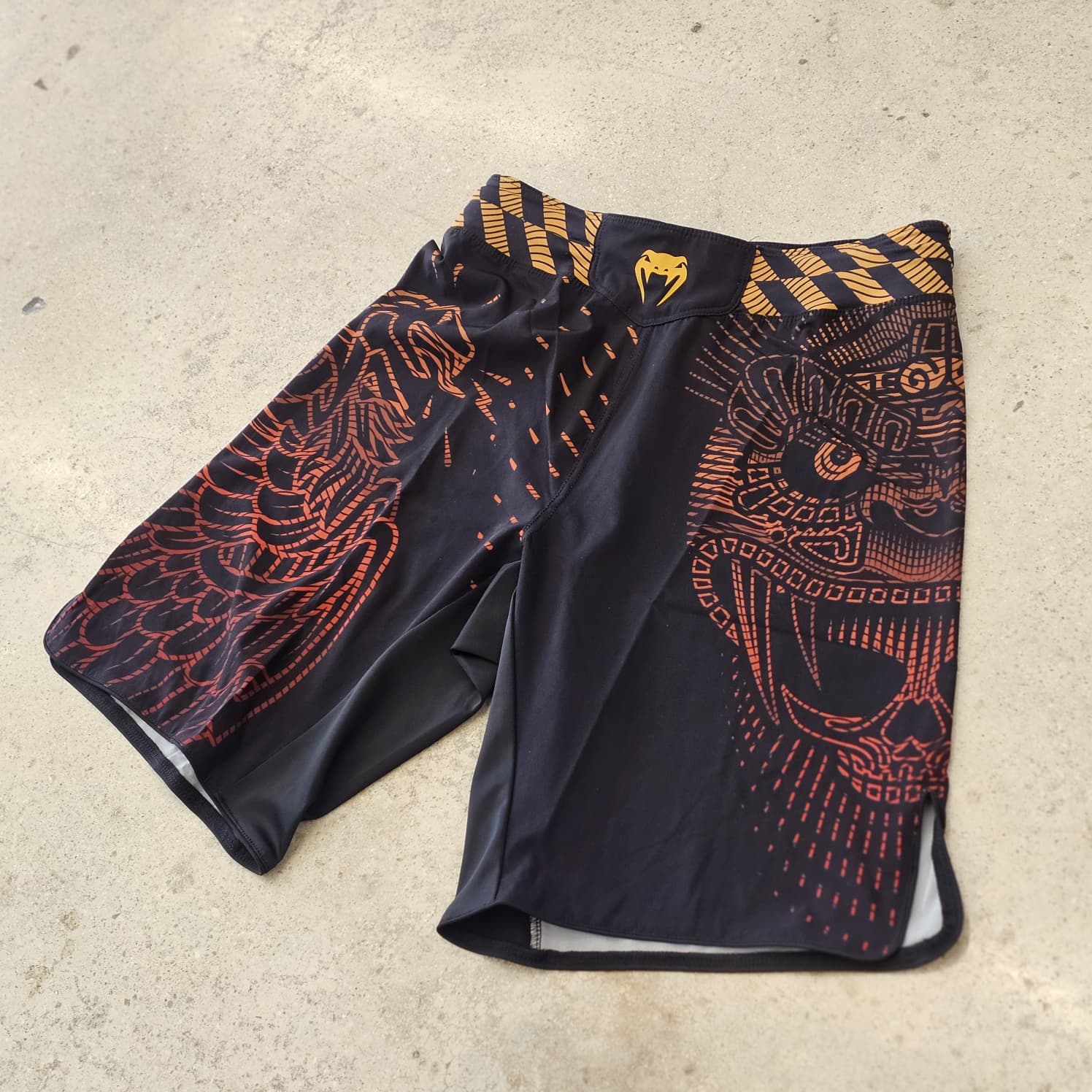 VENUM SHORTS MMA QUETZAL FURY BLACK/RED/ORANGE - Image 2
