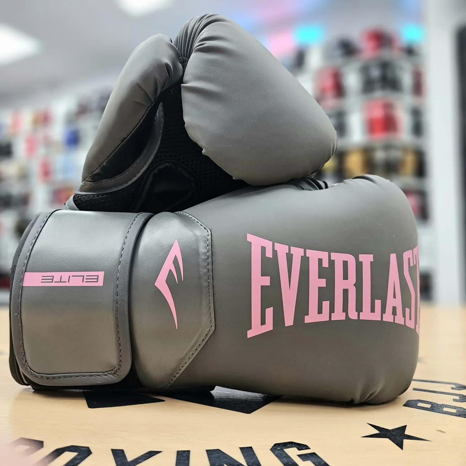 EVERLAST GLOVES ELITE 2 HOOK AND LOOP GREY/PINK - Image 2