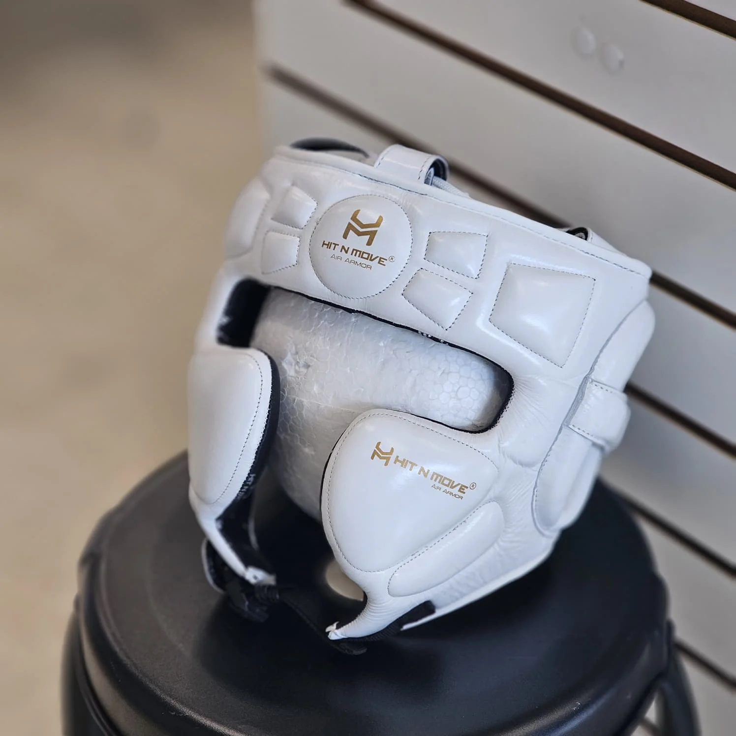 HIT N MOVE HEADGEAR AIR ARMOUR CHEEK WHITE/GOLD - Image 2