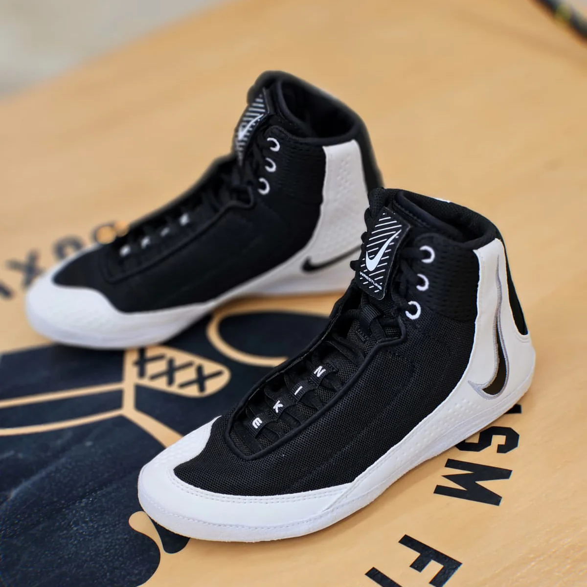 NIKE SHOES INFLICT 4 WRESTLING BLACK/WHITE/GREY - Image 2