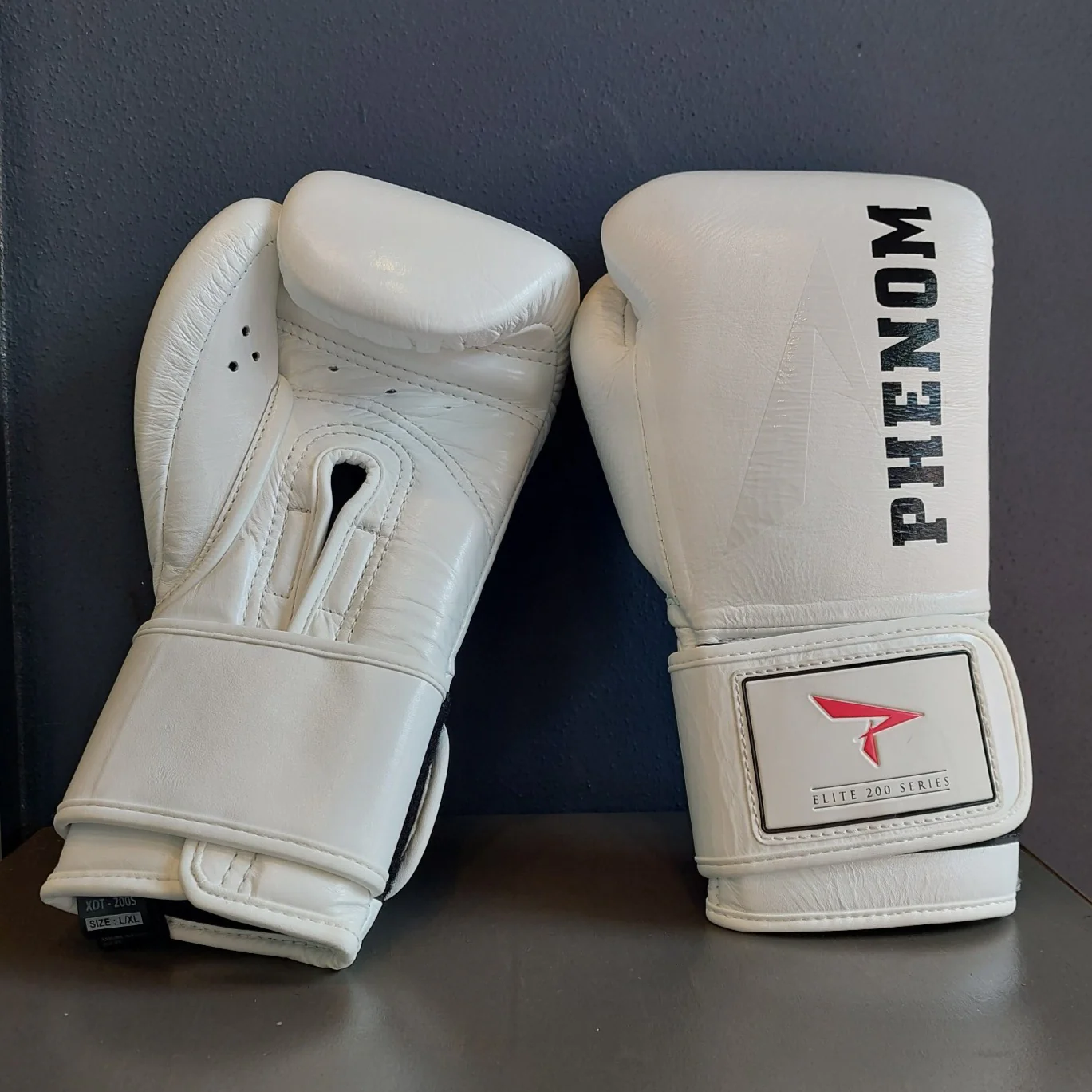 PHENOM BOXING GLOVES ELITE BAG XDT-200 HOOK AND LOOP WHITE - Image 2