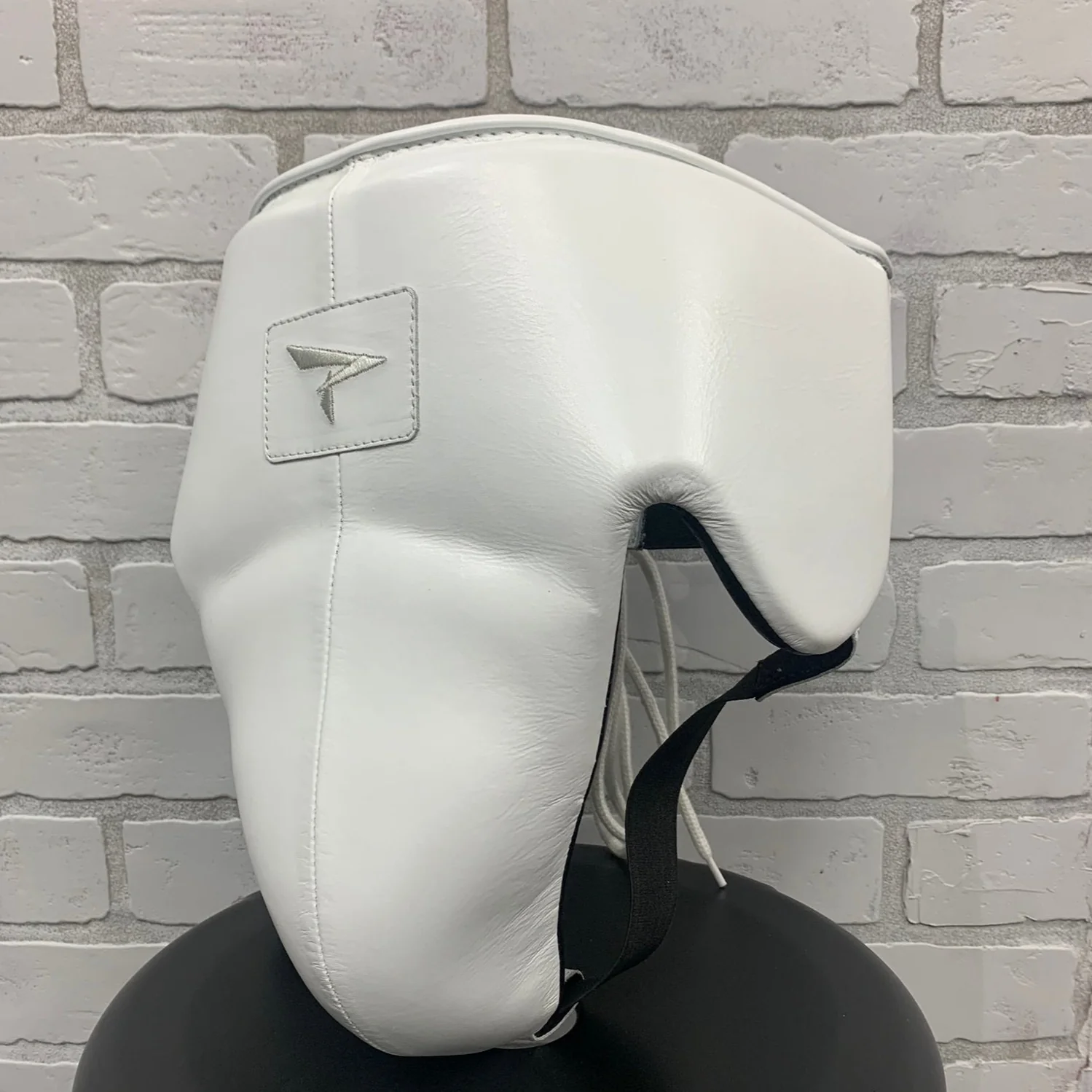 PHENOM BOXING CUP GP250 ELITE PRO GROIN PROTECTOR WHITE - Image 2