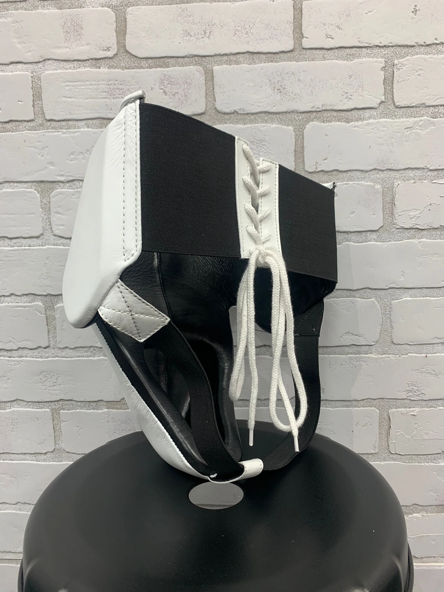 PHENOM BOXING CUP GP250 ELITE PRO GROIN PROTECTOR WHITE - Image 4