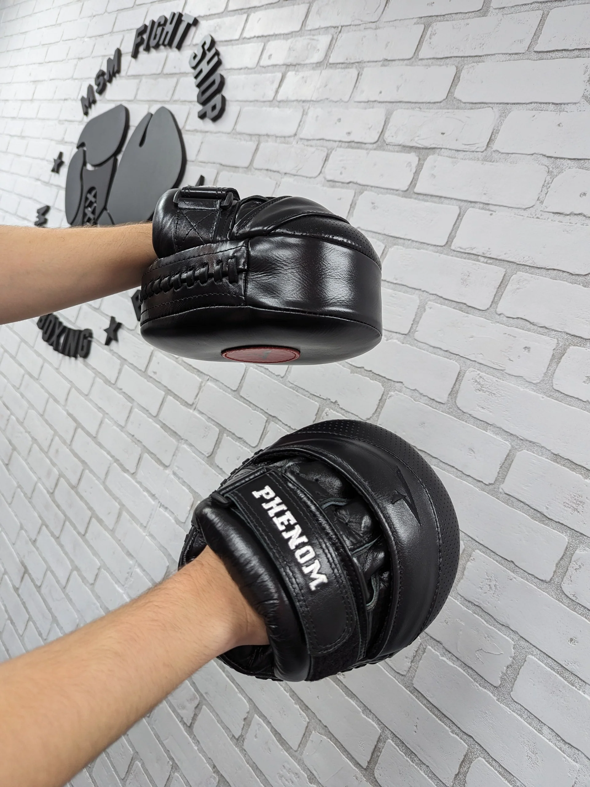 PHENOM BOXING FOCUS MITTS AP 5 AIR PADS LEATHER BLACK - Image 4