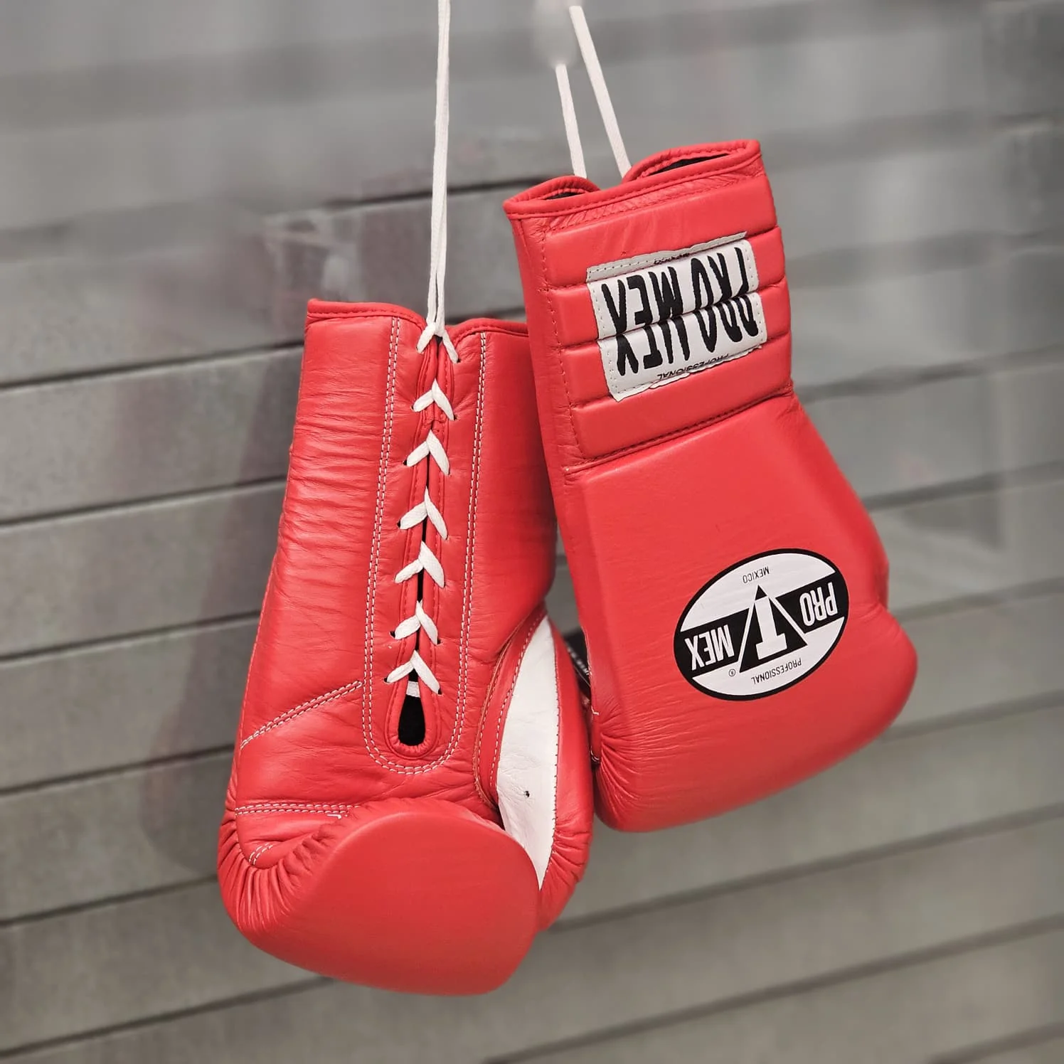 PRO MEX GLOVES PRO SPARRING V3 LACE RED - Image 2