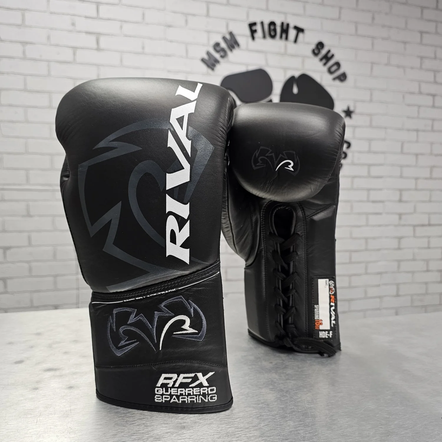 RIVAL GLOVES GUERRERO SPARRING LACE HDE-F BLACK/WHITE - Image 2