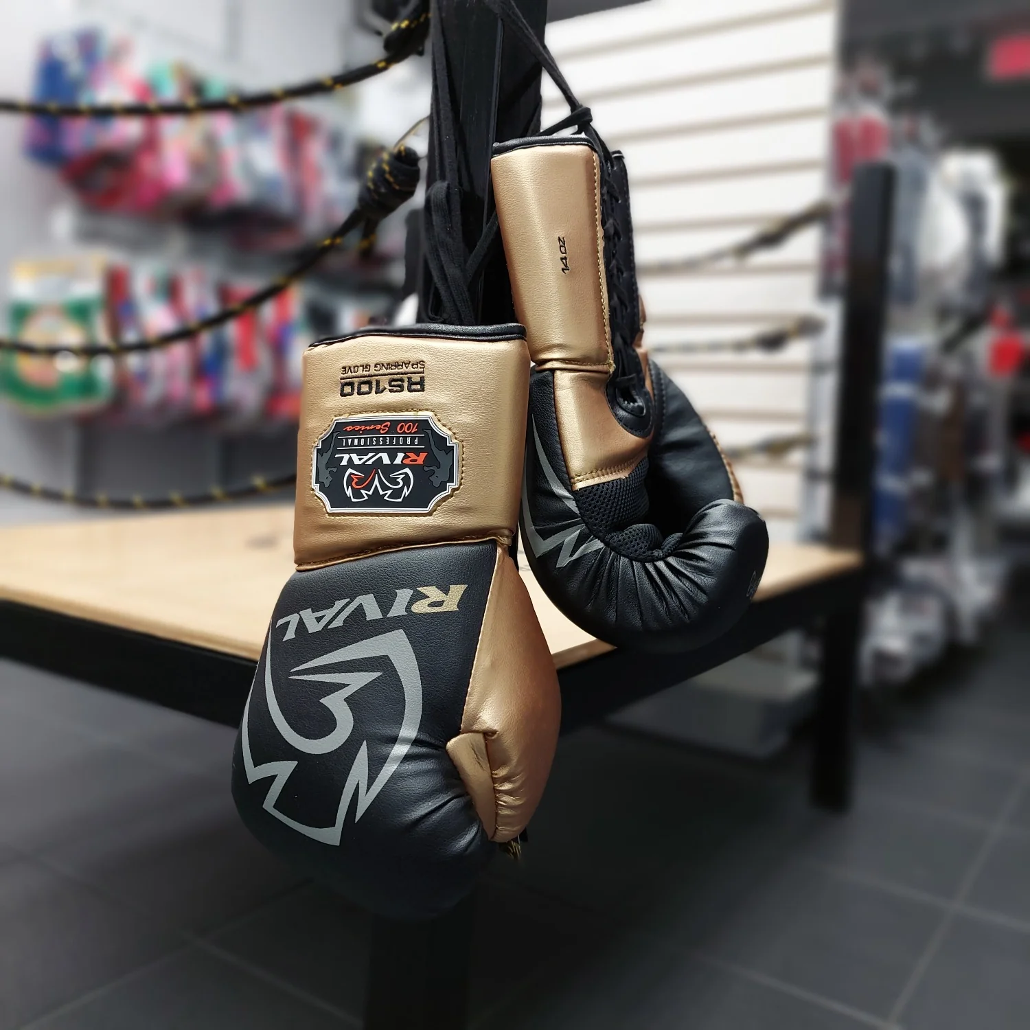 RIVAL GLOVES LACE RS100 LIMITED EDITION BLACK/GOLD - Image 3