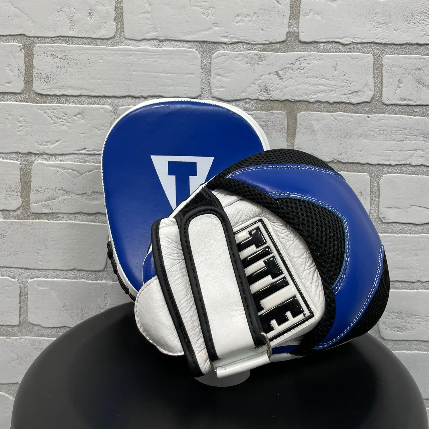 TITLE FOCUS MITTS FLURRY MICRO LEATHER BLUE/WHITE/BLACK - Image 2