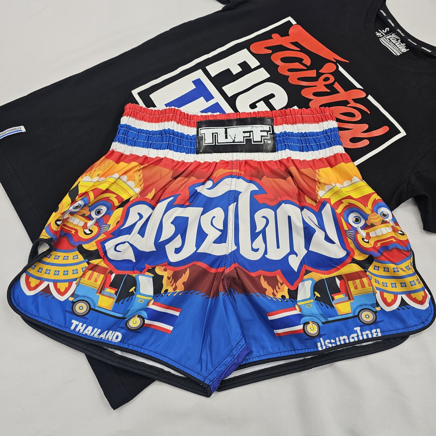 TUFF MUAY THAI SHORTS HIGH CUT RETRO SIAM IN MOTION RED/BLUE - Image 2