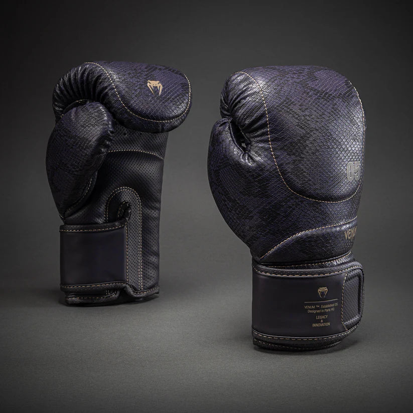 VENUM GLOVES IMPACT EVO SCALES BOXING DARK PURPLE - Image 4