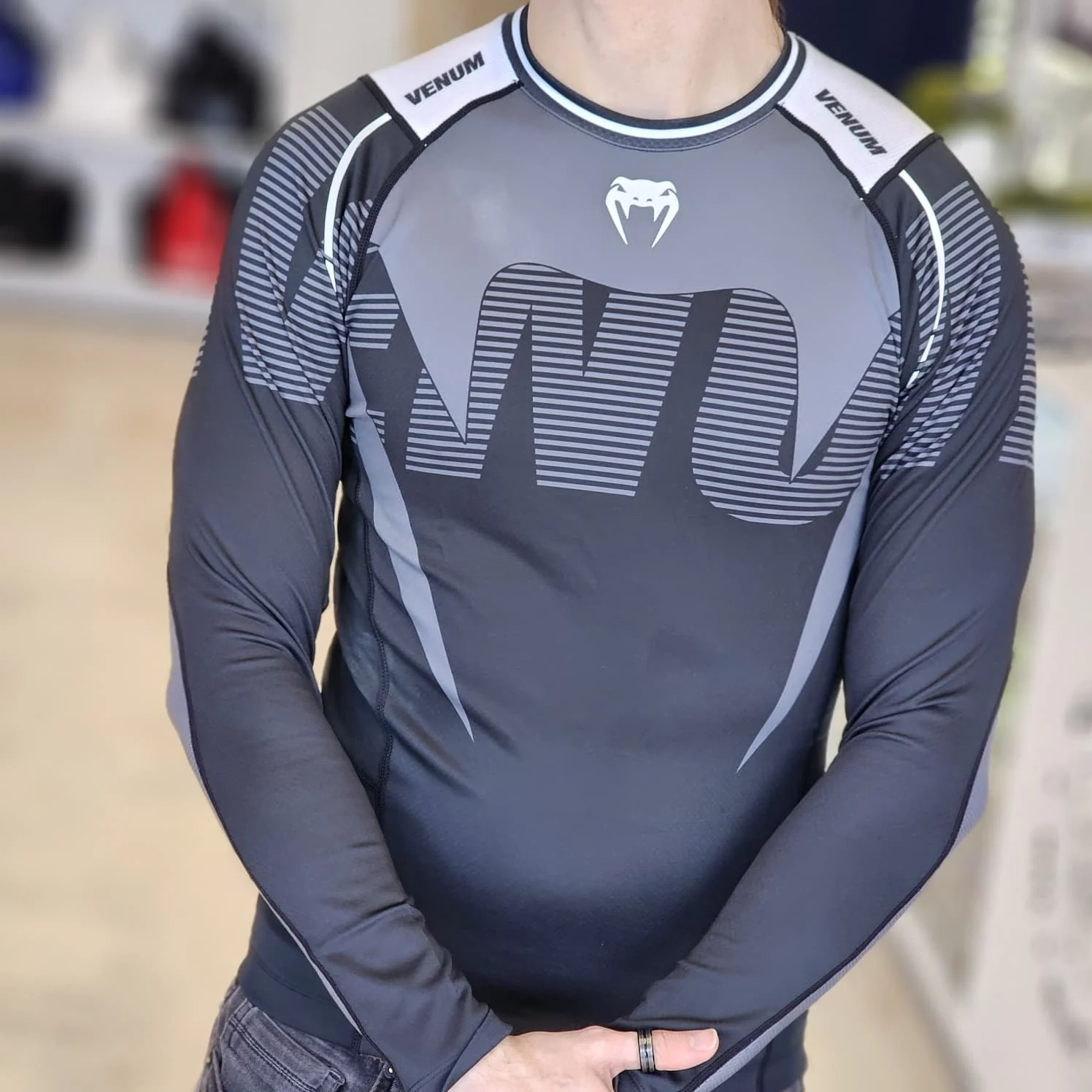 VENUM RASHGUARD L/S ADRENALINE  BLACK/SILVER - Image 2