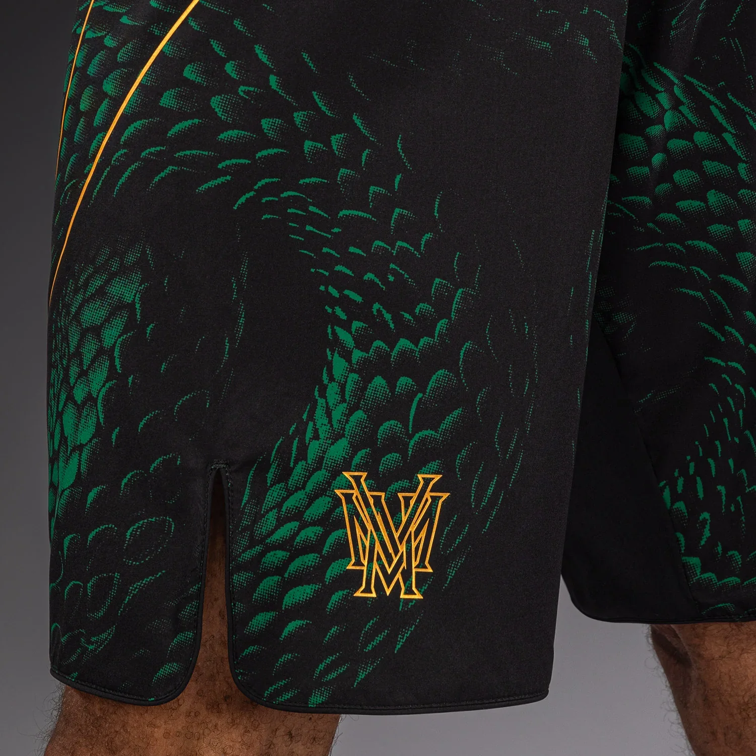 VENUM FIGHT SHORTS MMA MATUPA BLACK/GREEN/GOLD - Image 4
