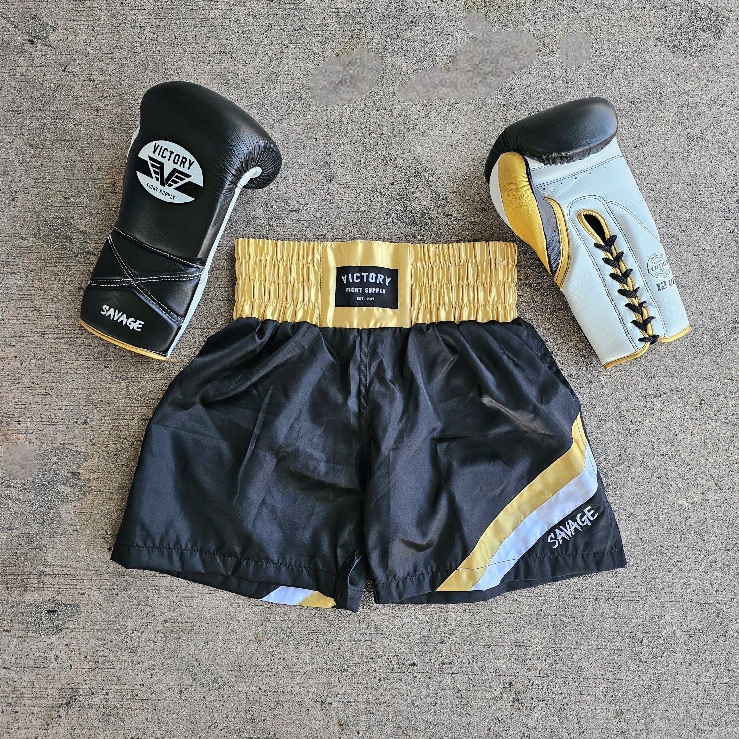 VICTORY BOXING SHORTS SAVAGE HYBRID BLACK/GOLD/WHITE - Image 2