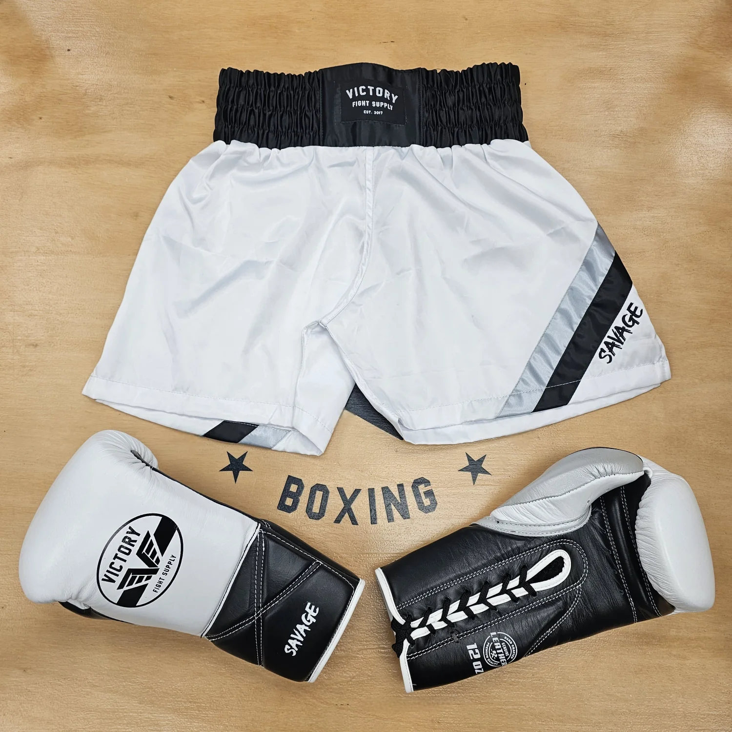 VICTORY BOXING SHORTS SAVAGE HYBRID WHITE/BLACK/SILVER - Image 2