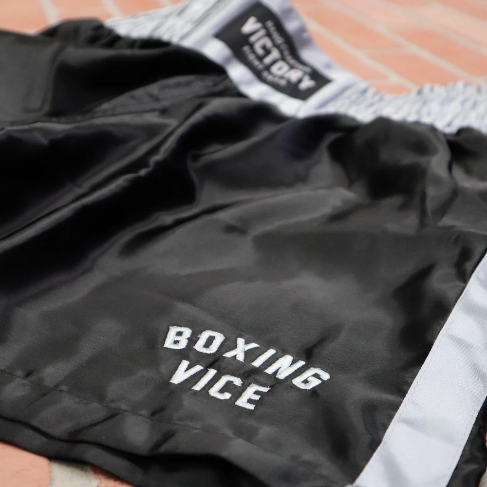 VICTORY BOXING SHORTS VICE SERIES SHORTER HYBRID CUT BLACK/SILVER - Image 4
