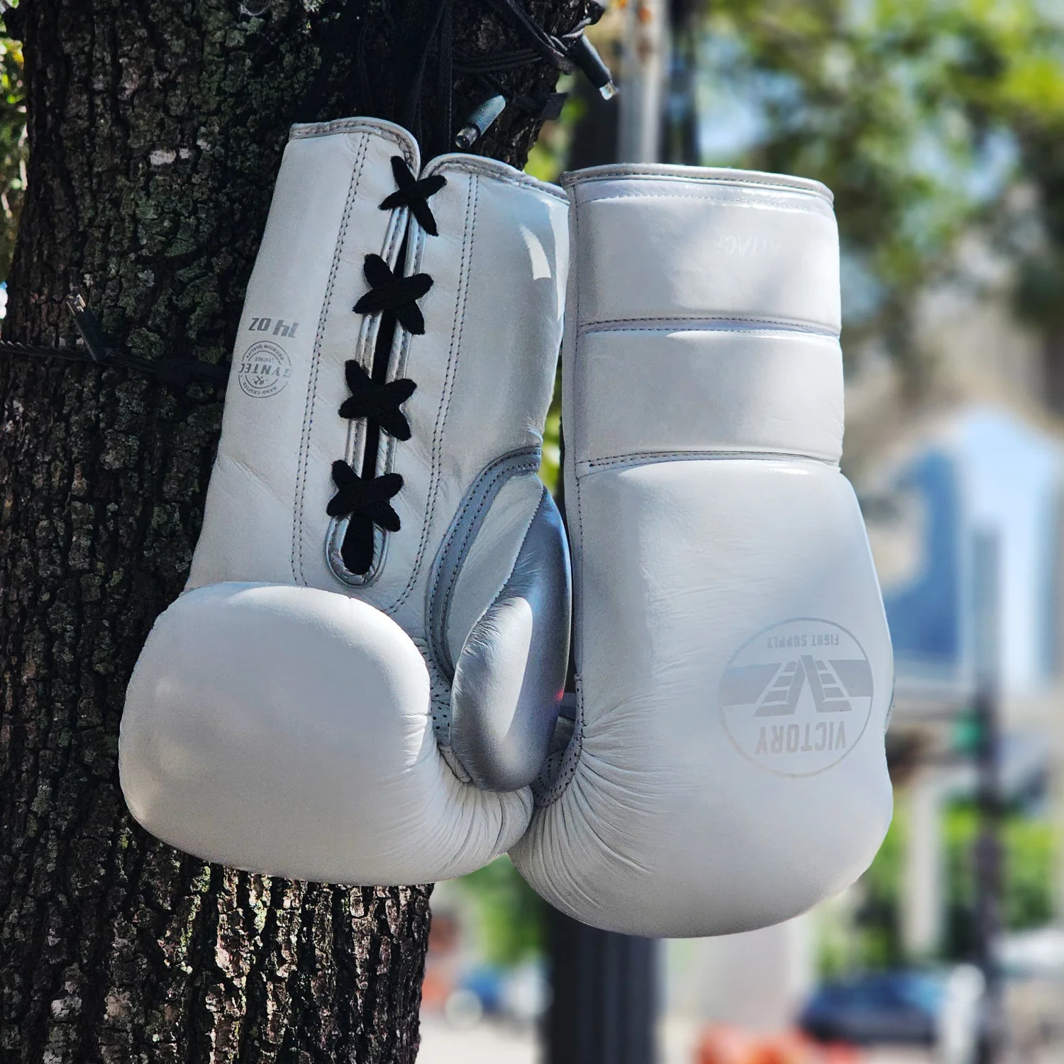 VICTORY GLOVES ATTACK LEATHER LACE WHITE/SILVER - Image 2