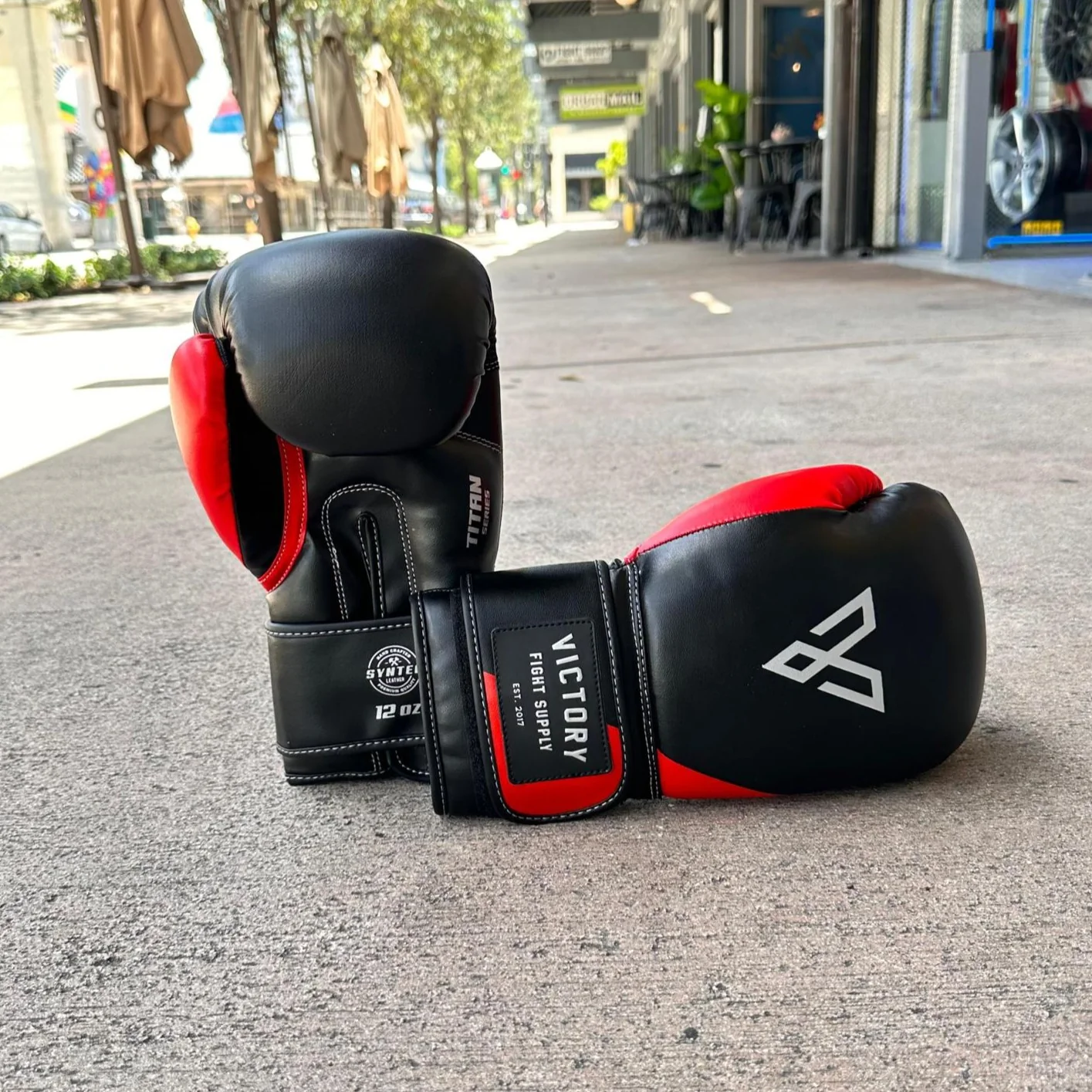 VICTORY GLOVES TITAN V2 SYNTEC BLACK/RED - Image 2