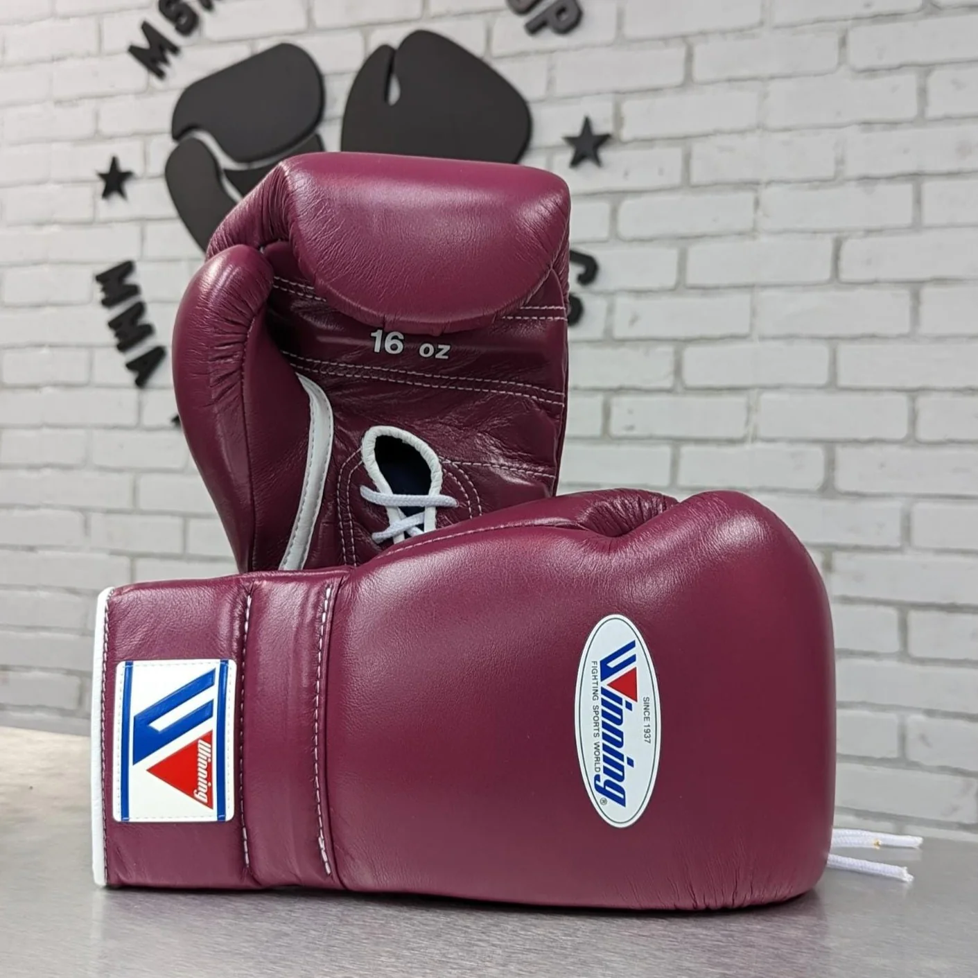WINNING GLOVES CUSTOM LACE WINE / WHITE 16OZ - Image 2