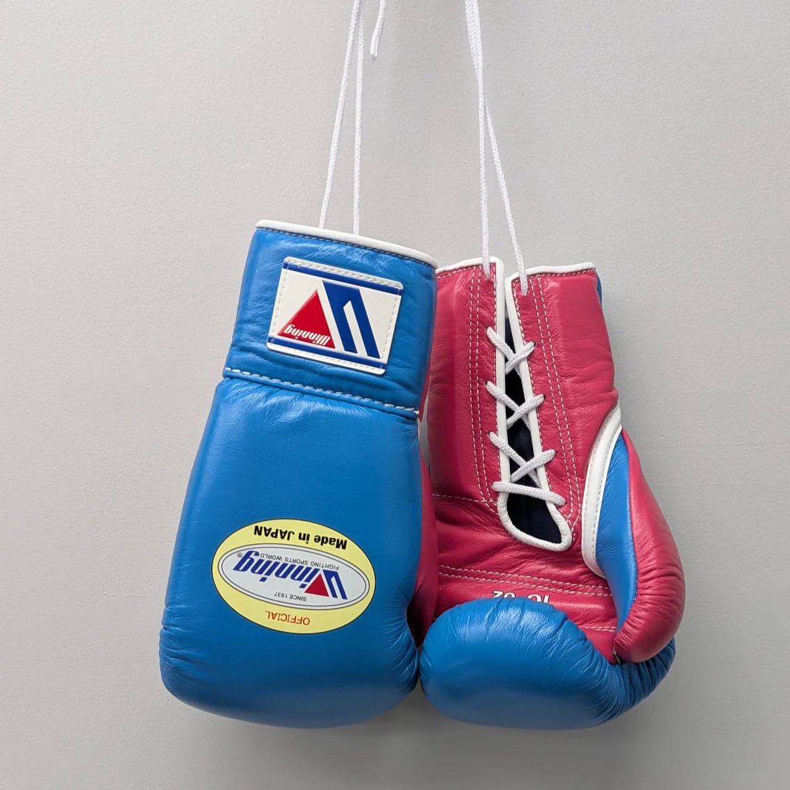 WINNING GLOVES PRO FIGHT CUSTOM LACE UP SKY BLUE/PINK - Image 2