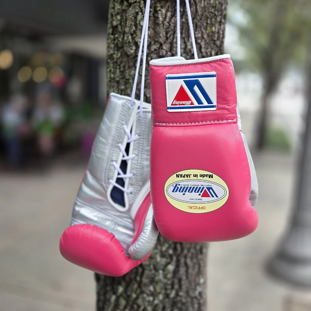 WINNING GLOVES PRO FIGHT CUSTOM LACE UP PINK/ SILVER 10OZ - Image 2